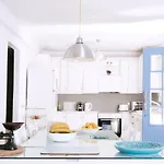 Villa Villaloz Naousa (Paros)